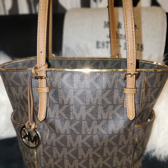 Michael Kors - Picture 1 of 7